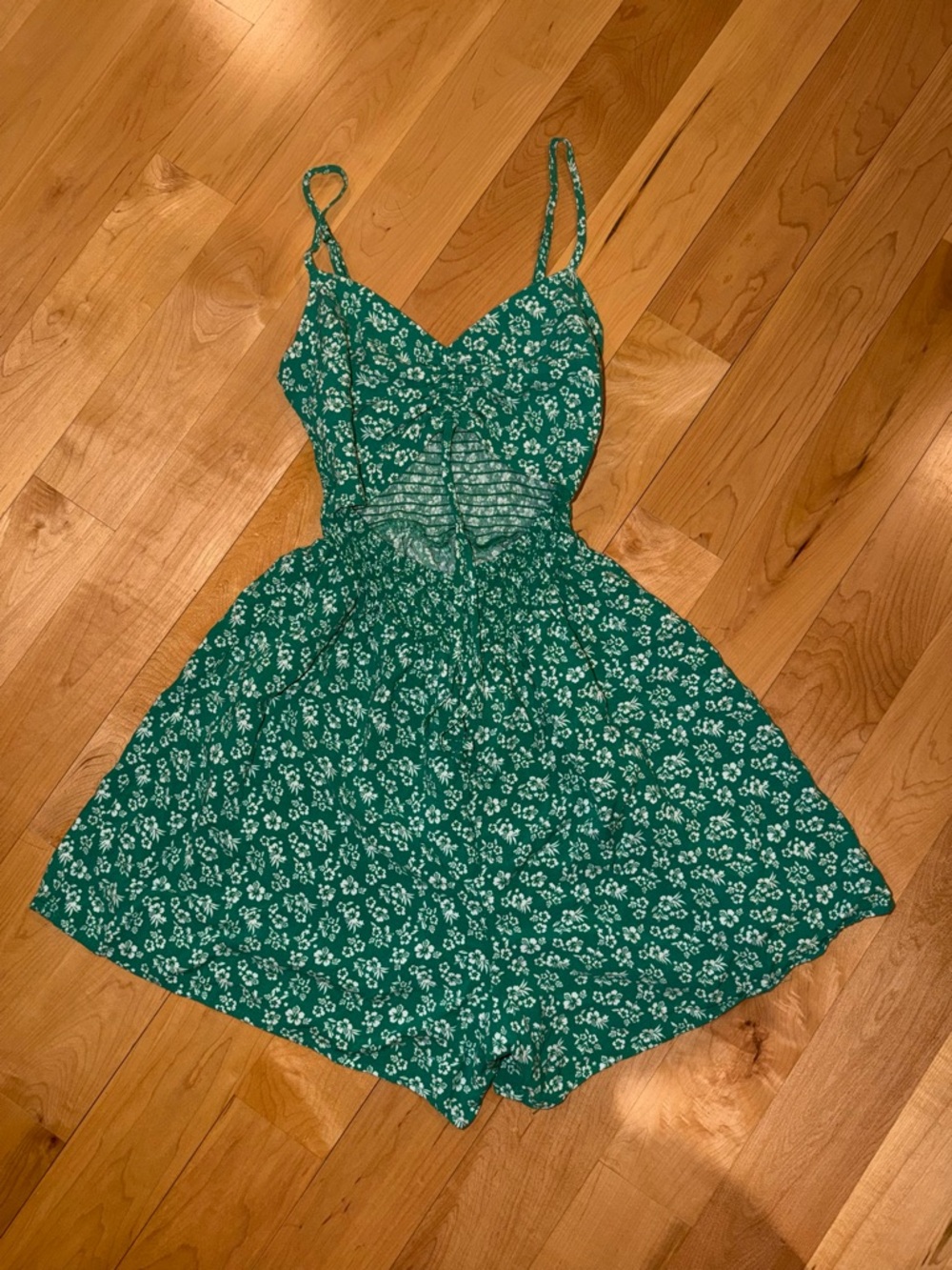 Hollister XS green romper